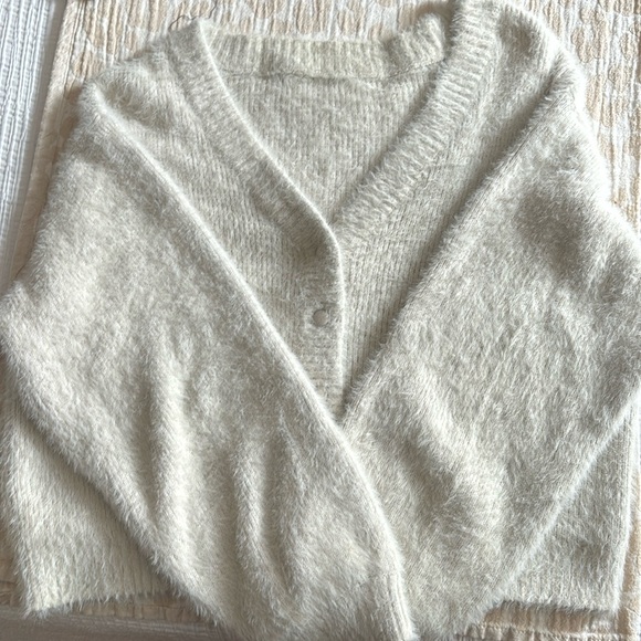 White cardigan - Picture 1 of 3